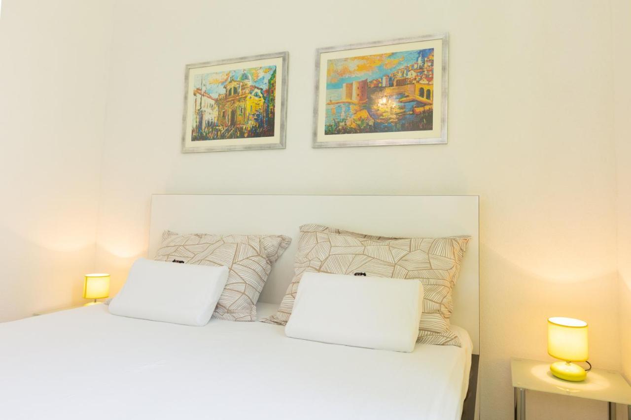Guest House Cinema Close To Port Ντουμπρόβνικ Εξωτερικό φωτογραφία