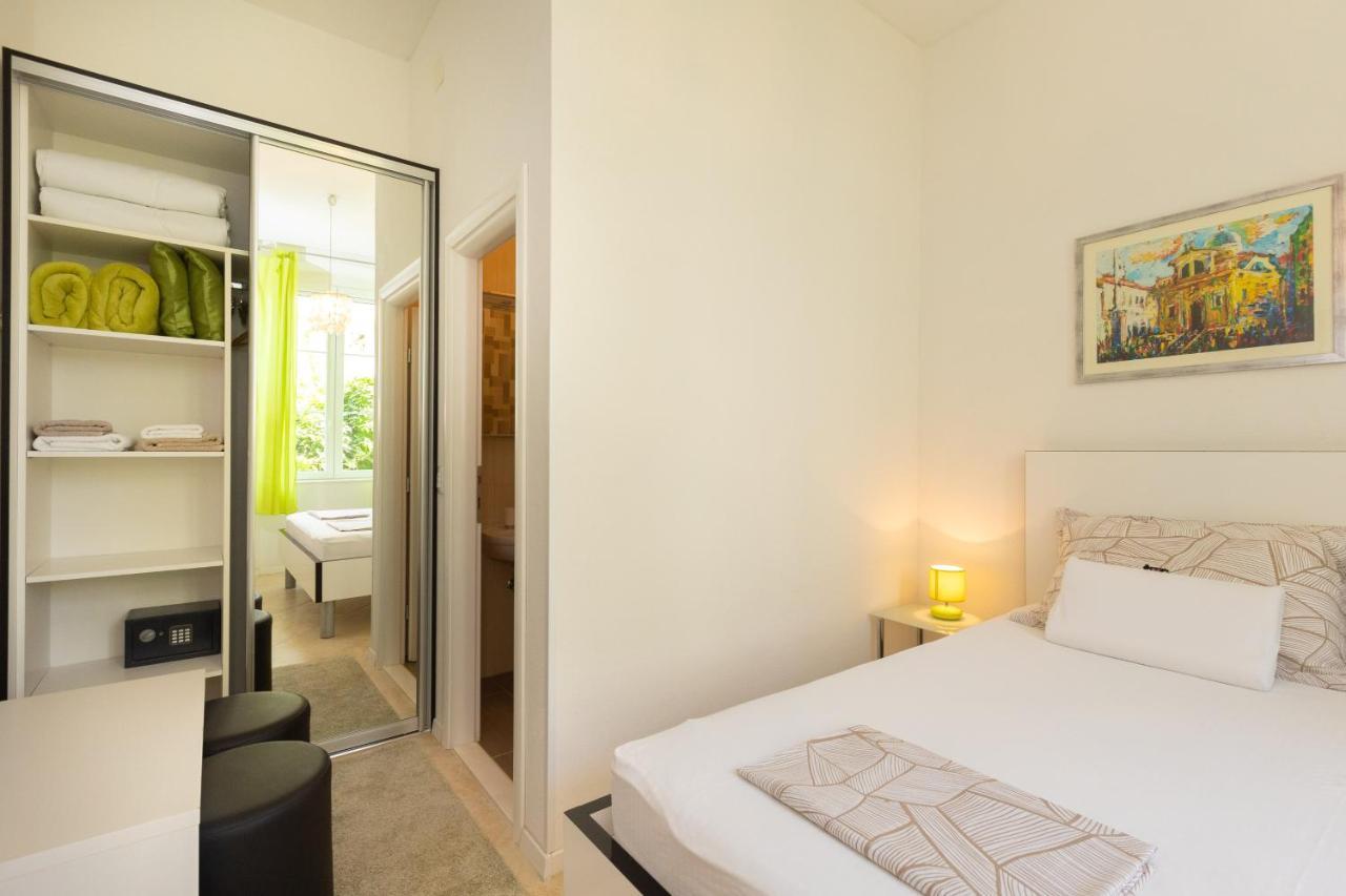 Guest House Cinema Close To Port Ντουμπρόβνικ Εξωτερικό φωτογραφία