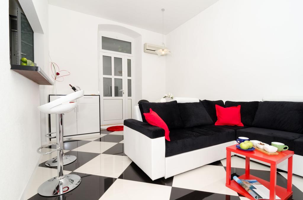 Guest House Cinema Close To Port Ντουμπρόβνικ Δωμάτιο φωτογραφία