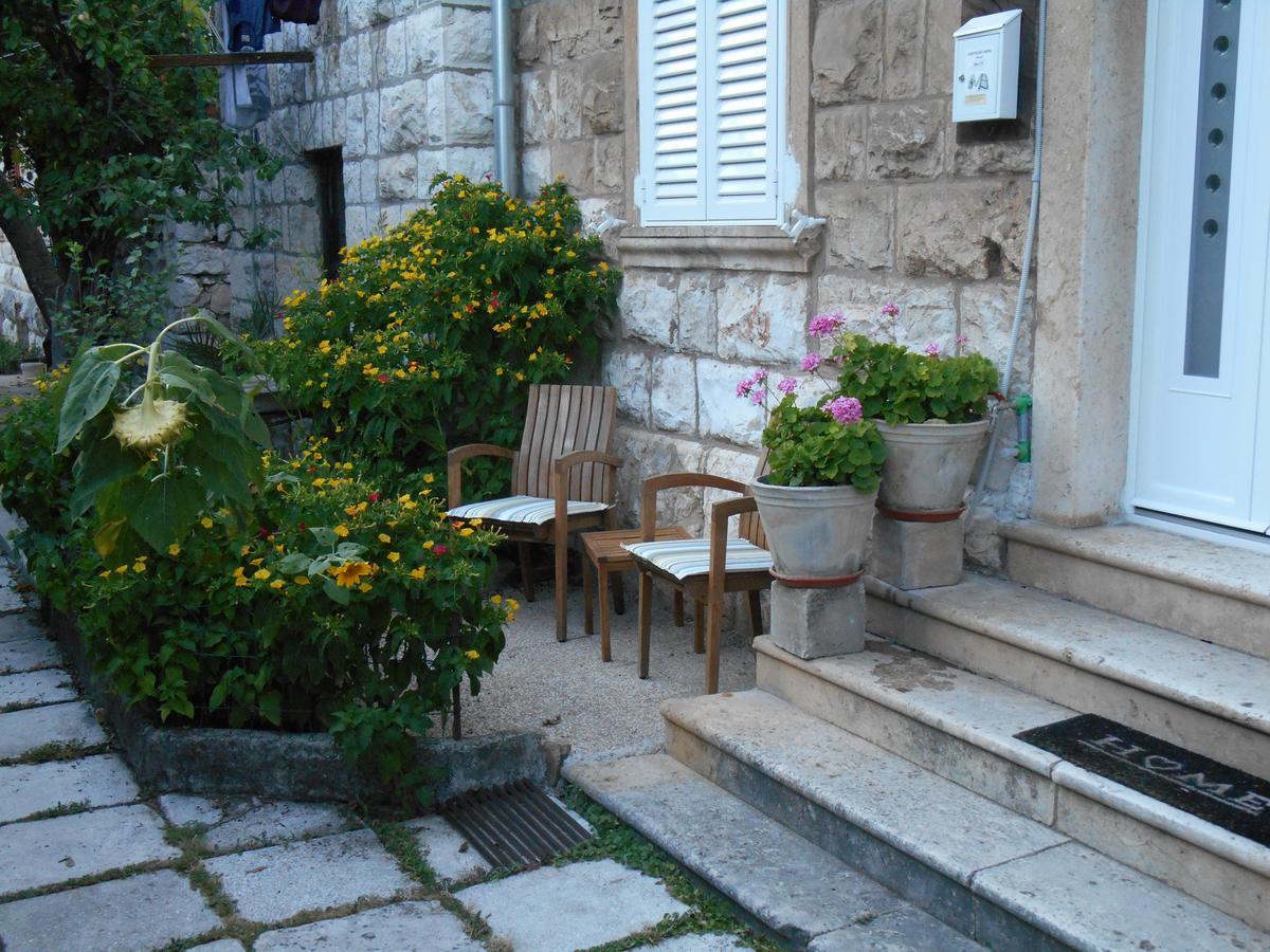 Guest House Cinema Close To Port Ντουμπρόβνικ Εξωτερικό φωτογραφία