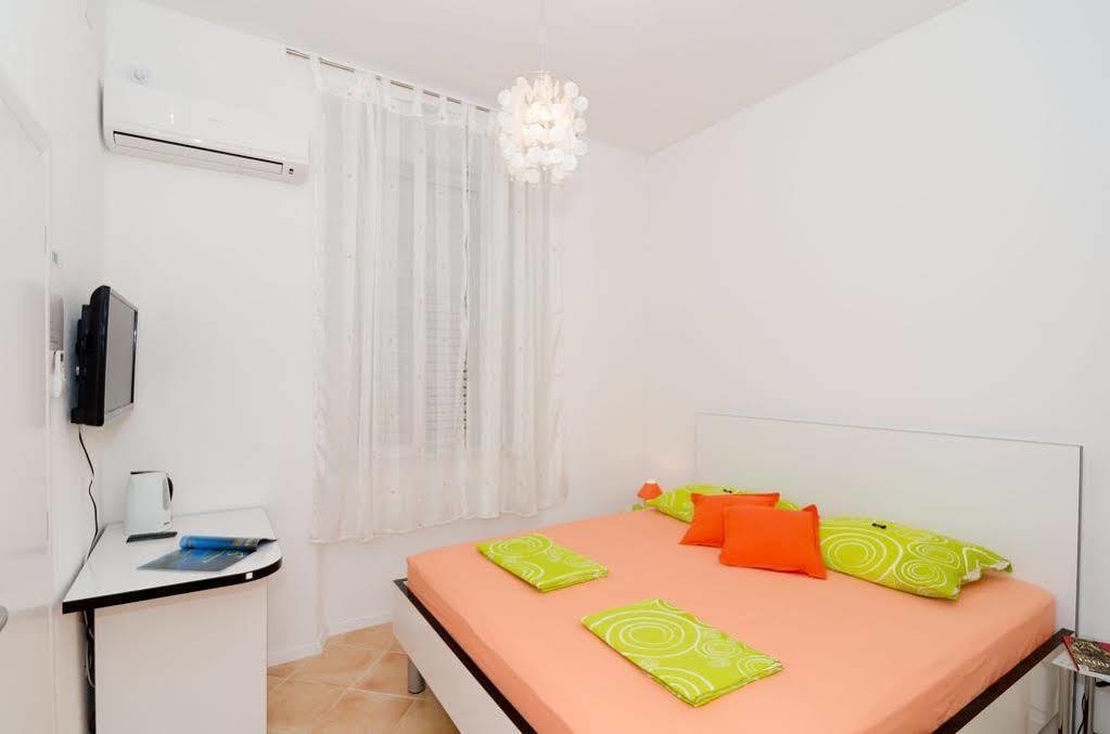 Guest House Cinema Close To Port Ντουμπρόβνικ Εξωτερικό φωτογραφία